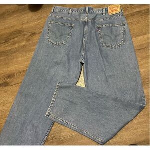 Levi's 550 Relaxed Fit Mens 40x34 Blue Jeans Light Wash Denim Great Condition